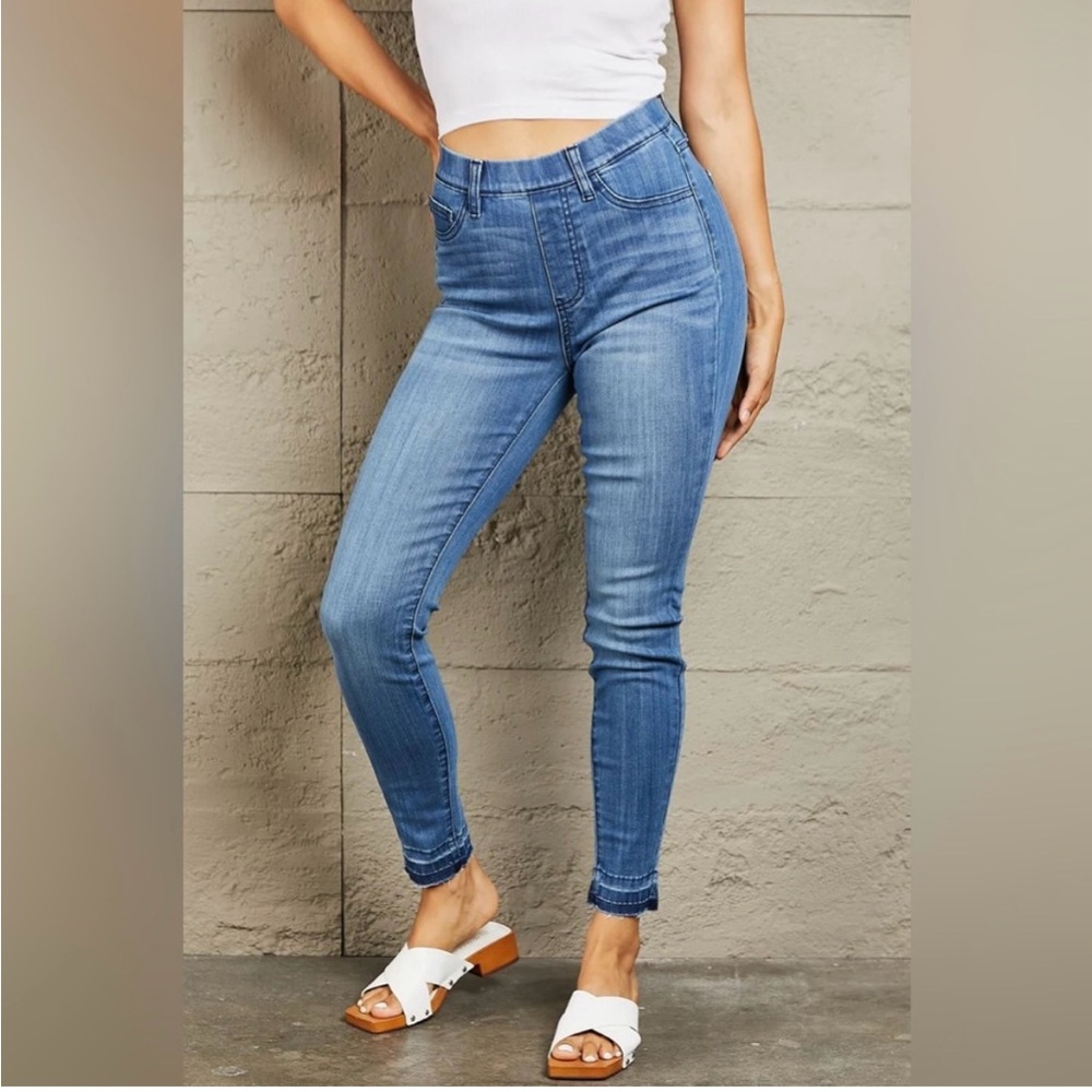 NWT Judy Blue High Waisted Pull On Skinny Jeans size 1